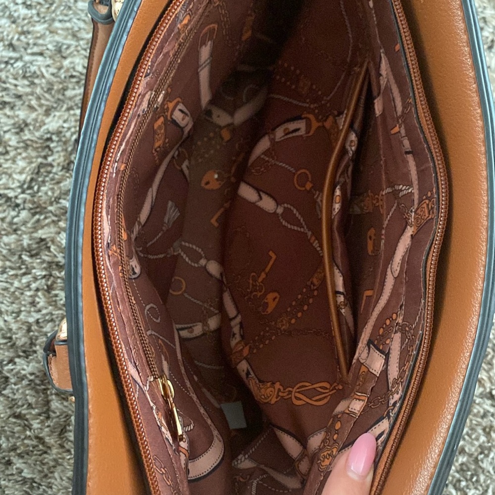 Vegan Tan handbag - Picture 6 of 7